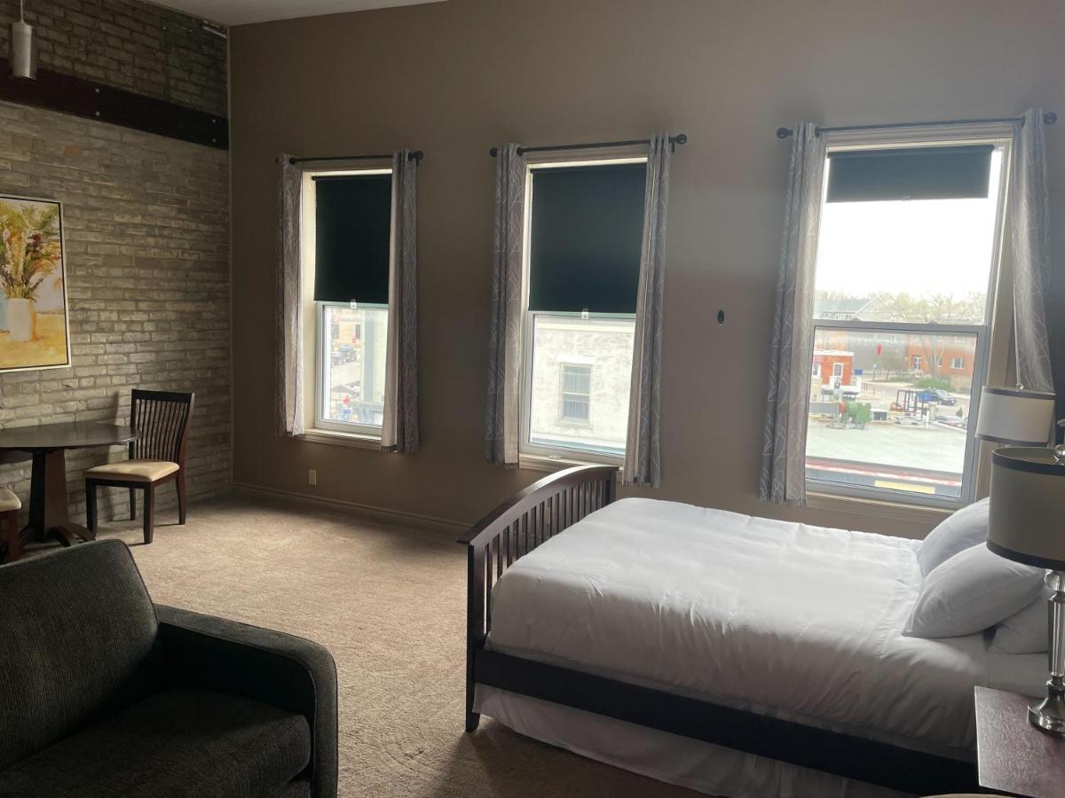 Wellington Street Inn By Hoco Hotels Collection Stratford Exterior photo