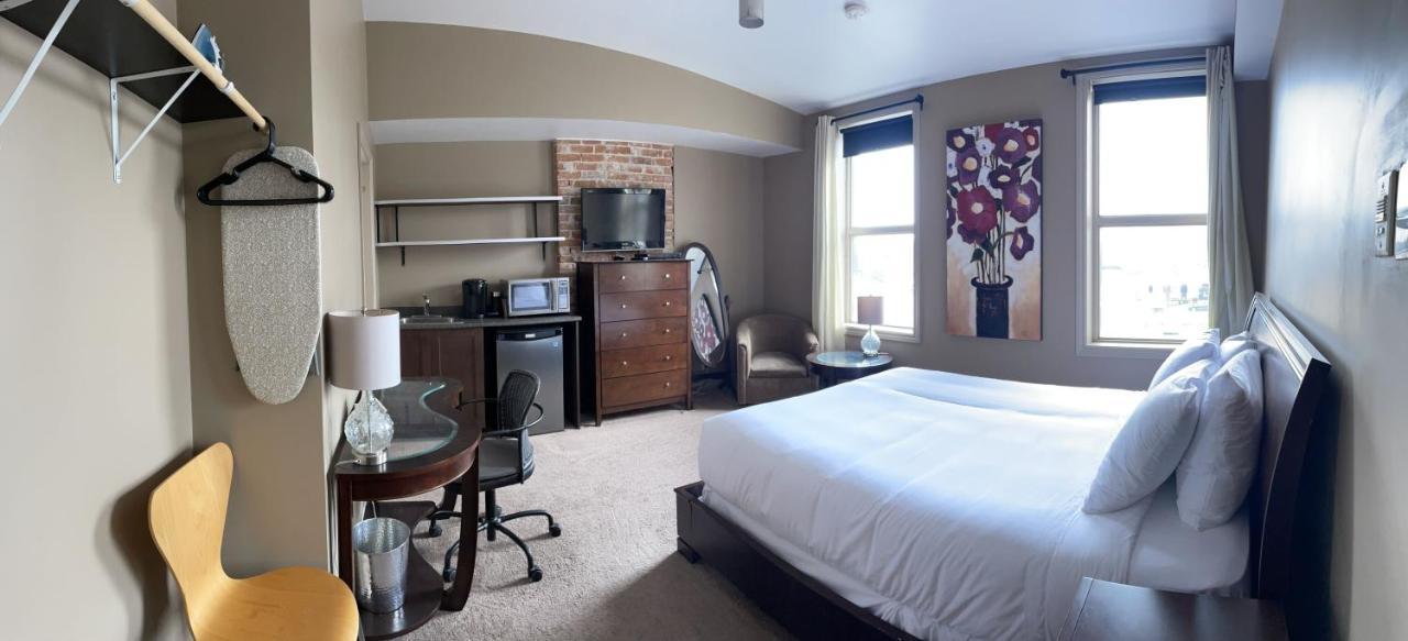 Wellington Street Inn By Hoco Hotels Collection Stratford Exterior photo